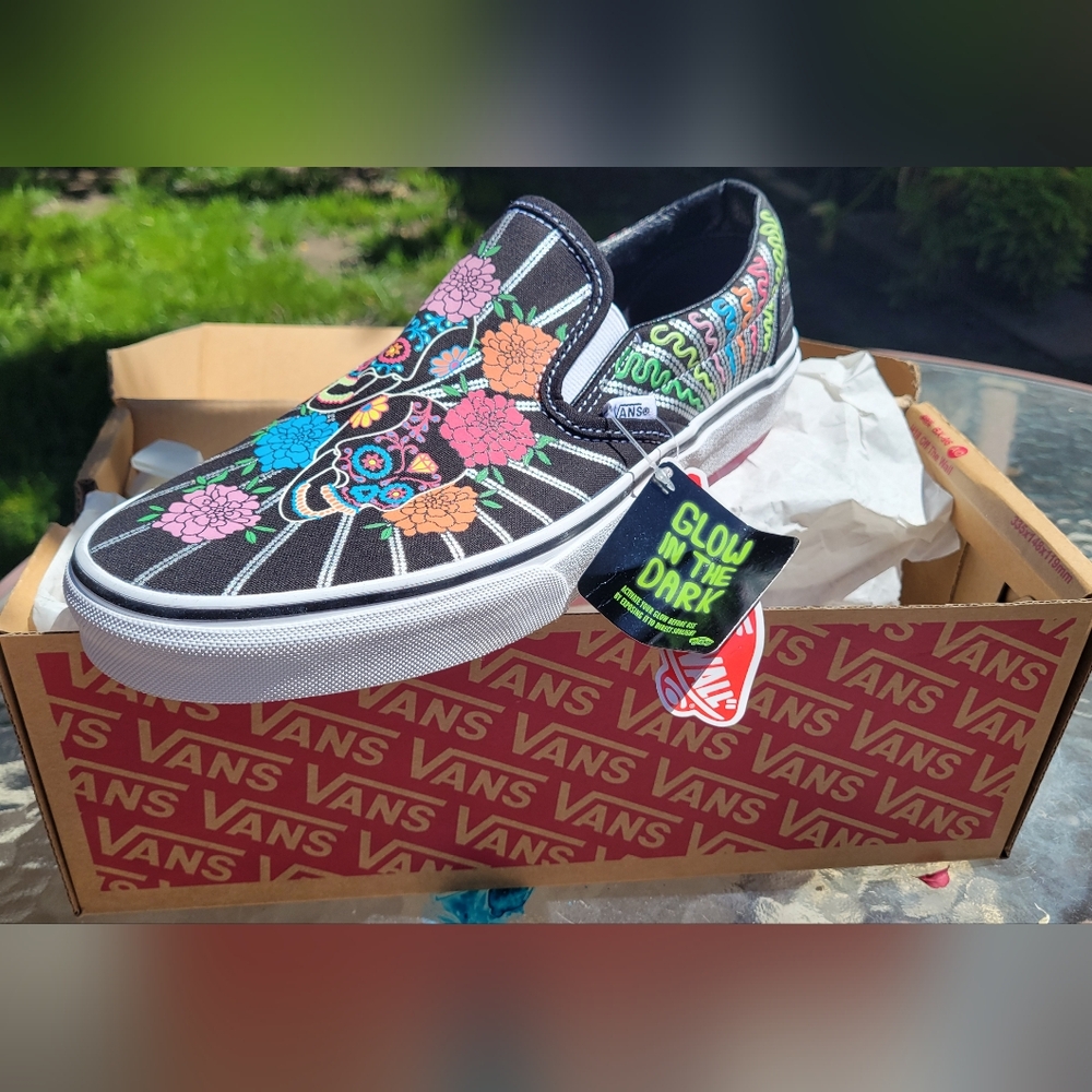 Vans classic slip-on. Dia de los muertos. Size 10